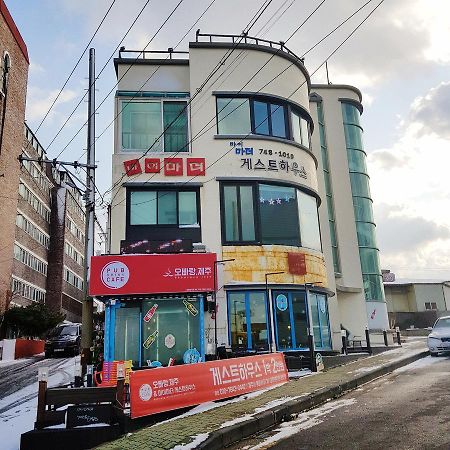 My Mother Guesthouse Jeju Esterno foto