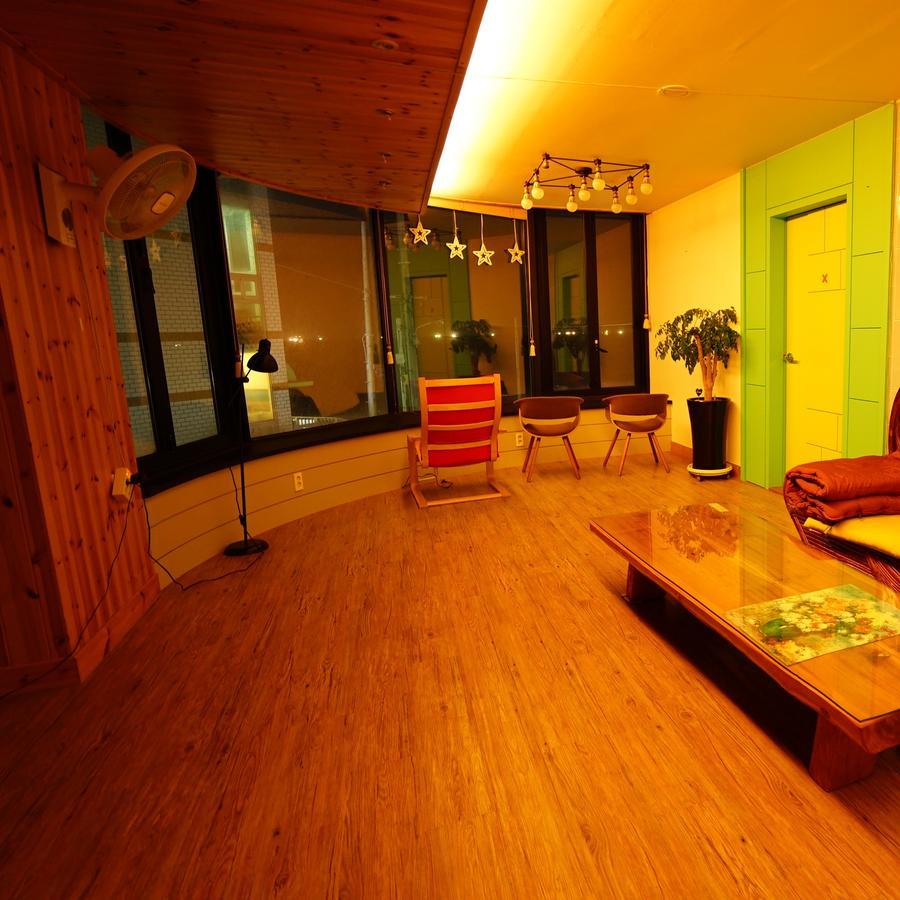 My Mother Guesthouse Jeju Esterno foto